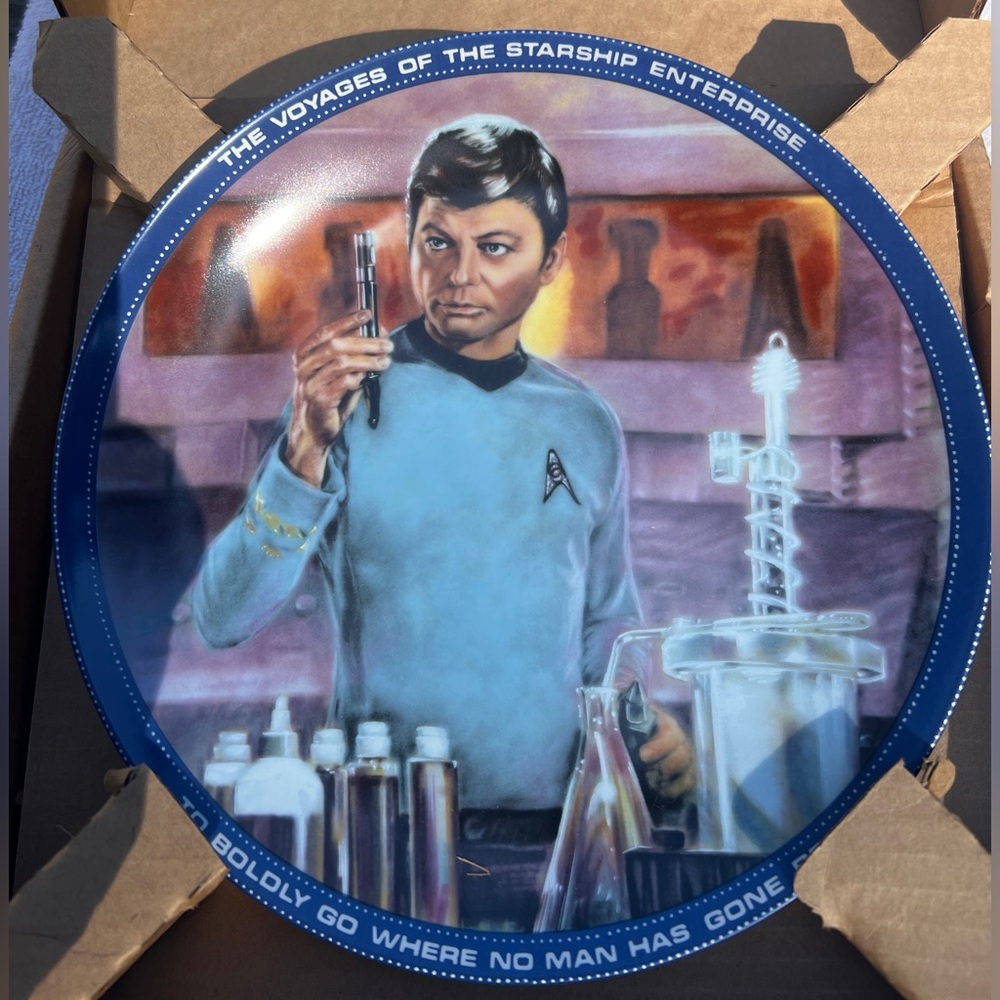Hamilton Collection Voyage of the Starship Enterprise Dr. McCoy plate